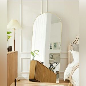 Elegant Gold Framed Wall Mirror